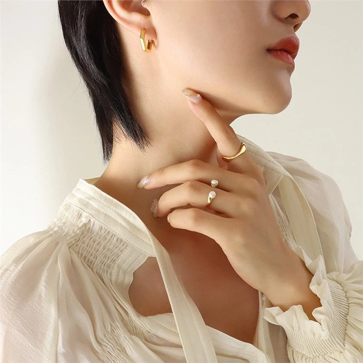 missoma hexagon huggies