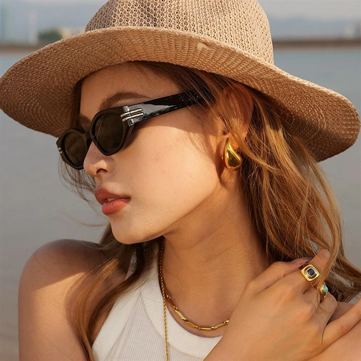 Chunky Teardrop Stud Earrings suppliers
