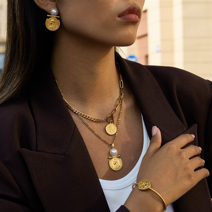 Coin Pendant OT Buckle Necklace suppliers