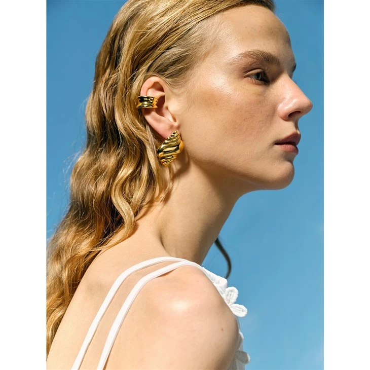 Conch Stud Earring