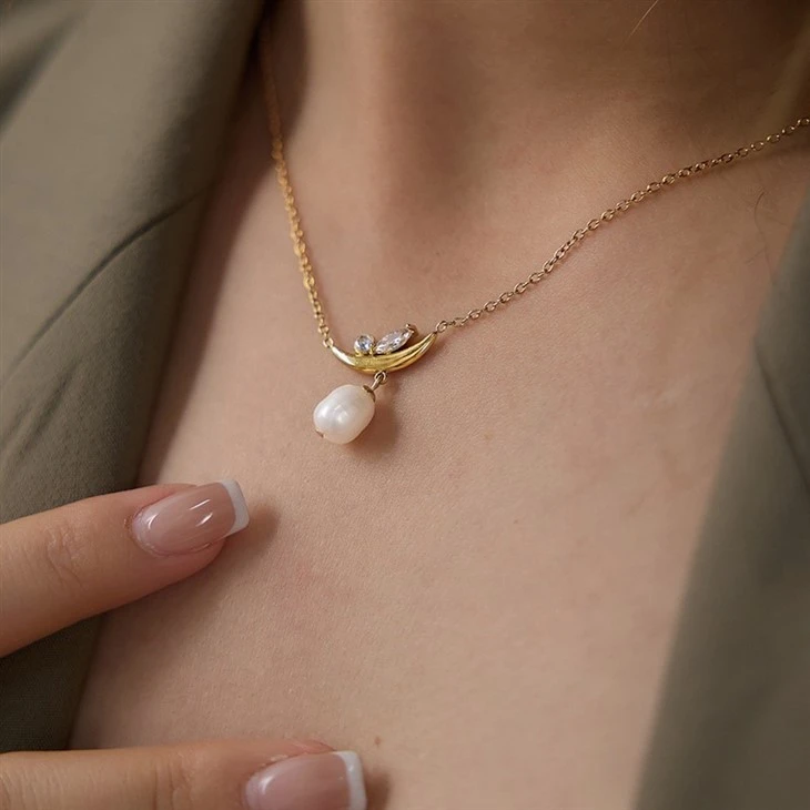 Crescent Moon CZ Pearl Necklace factory