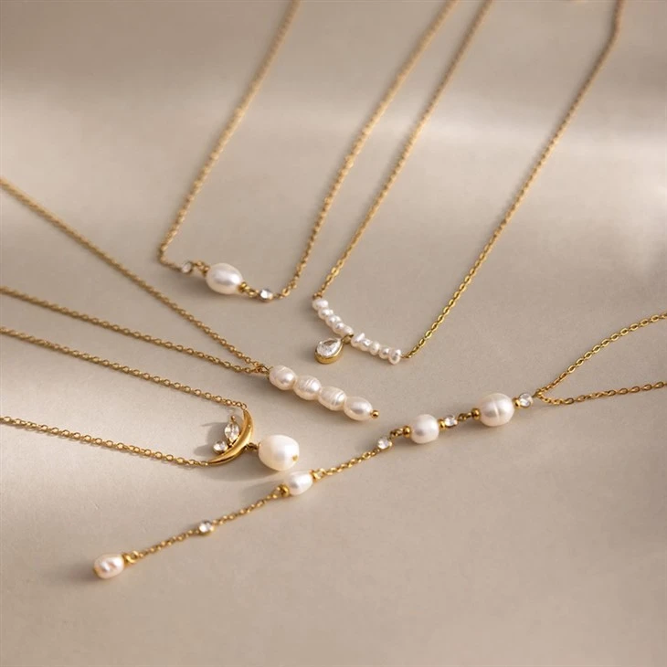 Crescent Moon CZ Pearl Necklace manufacturers