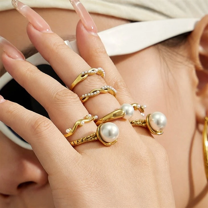 Curved Band Pearl Open Ring suppliers