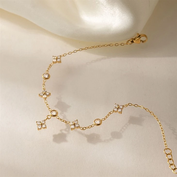 CZ Four Leaf Bracelet high quality