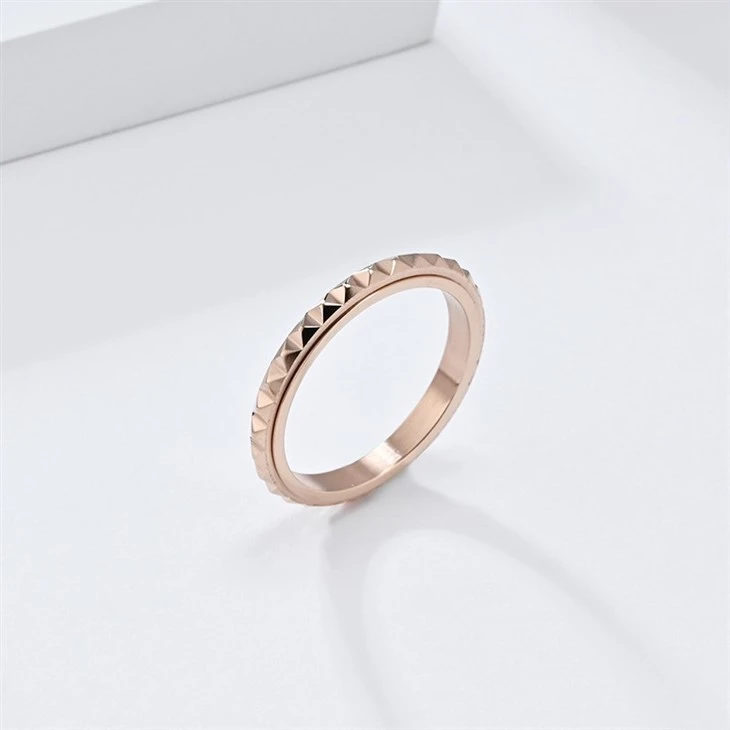 Diamond Edge Stainless Steel Spinner Ring factory