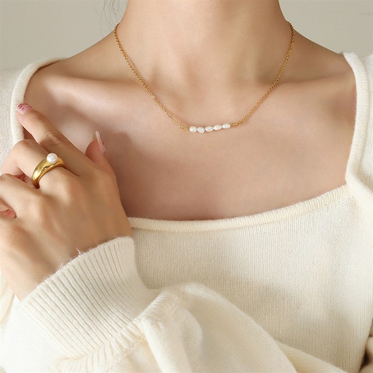 Freshwater Pearl Necklace Choker