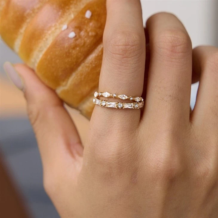 Polished Linear Mixed Stone Ring