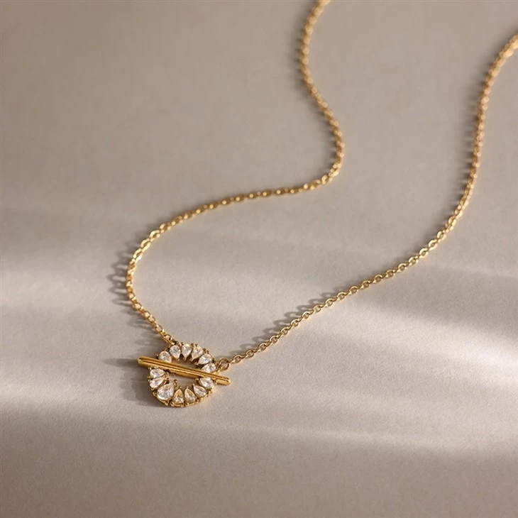 Round Bar Design Teardrop CZ Pendant Necklace factory