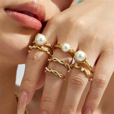 Curved Band Pearl Open Ring