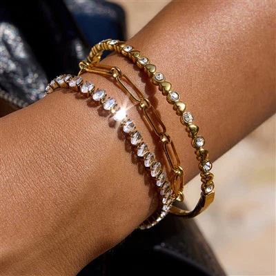 Dainty Heart Bangle