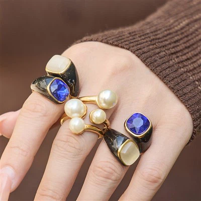 Double Pearl Ring