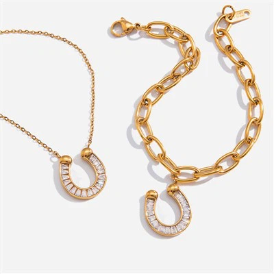 Horseshoe U Link Necklace Set
