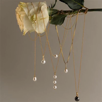 Minimalist Pearl Chain Necklace