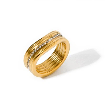 Ribbed Wave Ring