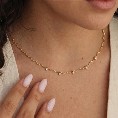 Wavy Twist Chain Tiny Necklace