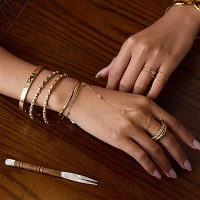 Zircon Linked Finger Bracelet
