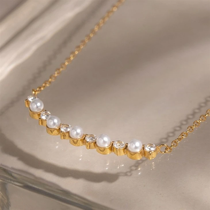 Smile Shape Imitation Pearl Necklace factory