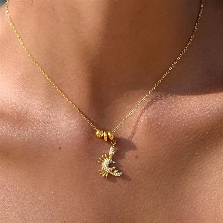 Sparkling Crab Pendant Necklace suppliers