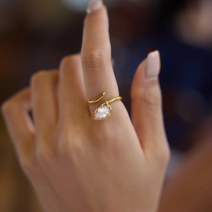 Teardrop Stone Snake Shaped Ring